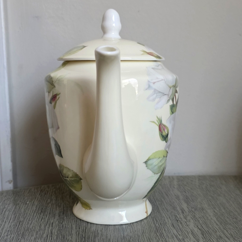 Floral Teapot with White Roses - Picture 4 of 7